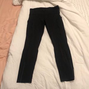 BLACK LULULEMON LEGGINGS